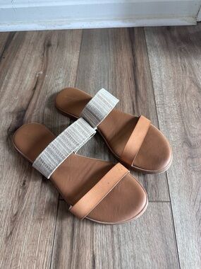 Universal Thread Tan Slide Sandals with Cream Textile Strap